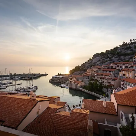 Portopiccolo Apartments Perla Nel Borgo - With Beach Included Sistiana Exterior photo