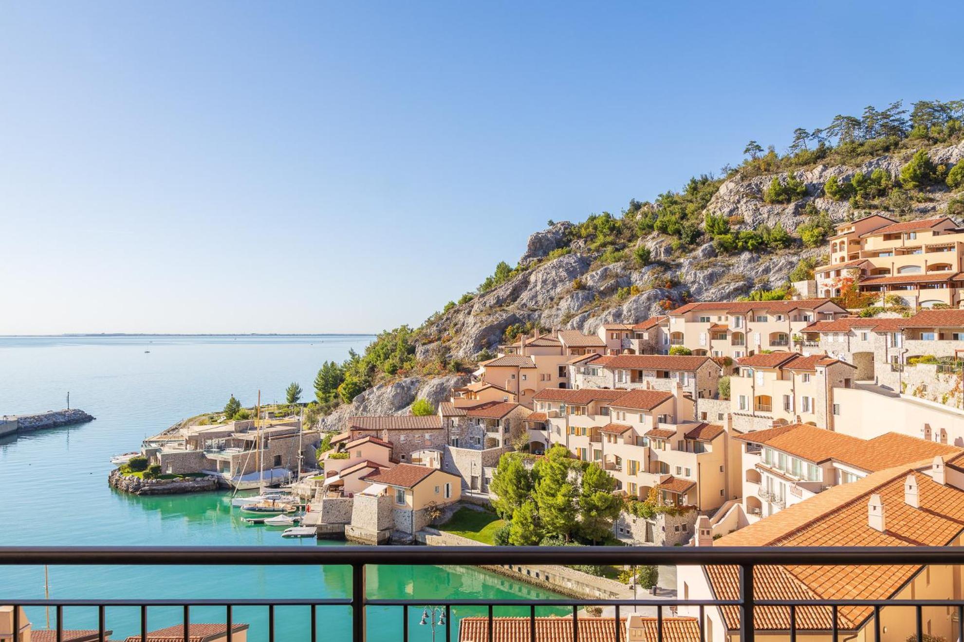 Portopiccolo Perla Nel Borgo - With Included Appartamento *